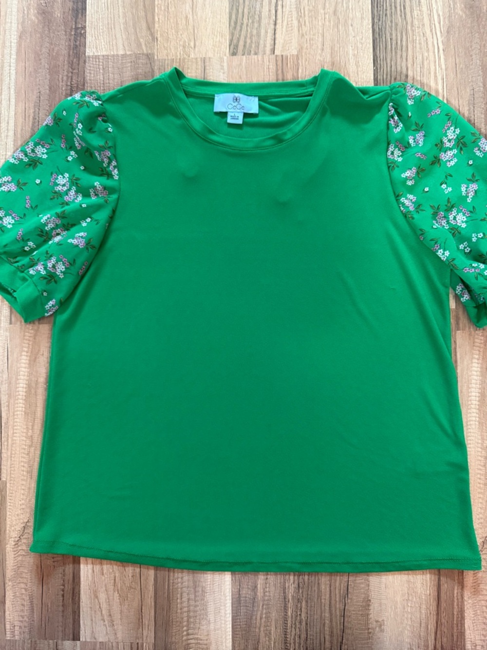 CeCe Vivid Green Crewneck Top